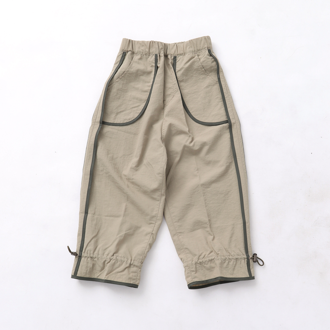 〈残り105cmのみ〉NUNUFORME ヌヌフォルム<br>49-nf19-667-182<br>サイドパイピングストレートパンツ