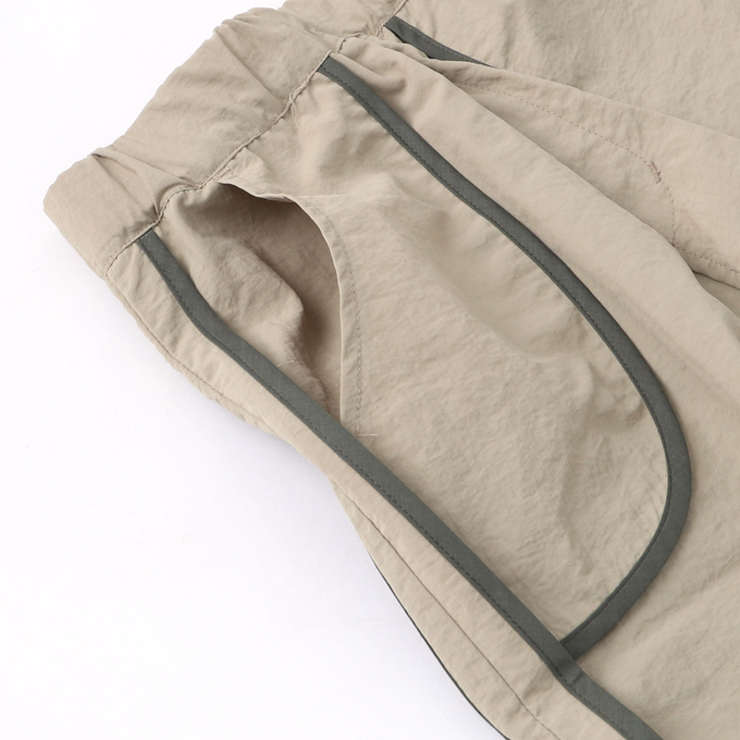 〈残り105cmのみ〉NUNUFORME ヌヌフォルム<br>49-nf19-667-182<br>サイドパイピングストレートパンツ