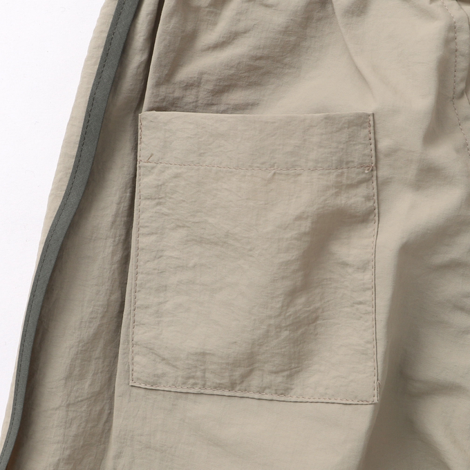 〈残り105cmのみ〉NUNUFORME ヌヌフォルム<br>49-nf19-667-182<br>サイドパイピングストレートパンツ