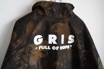 GRIS<br>グ<br>Zip-up Blouzon<br>GR26AW-JK003