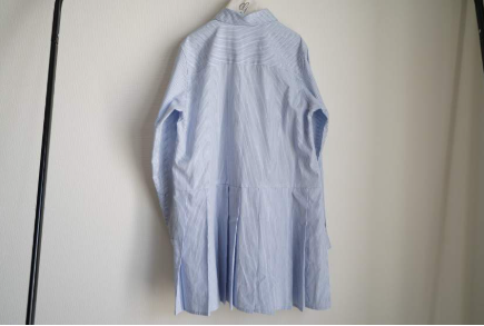 GRIS<br>グリ<br>Hem Pleated Long shirt<br>GR26AW-SH005