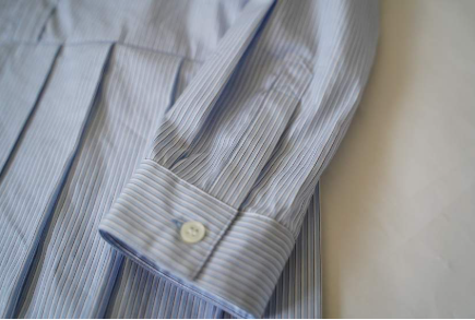 GRIS<br>グリ<br>Hem Pleated Long shirt<br>GR26AW-SH005