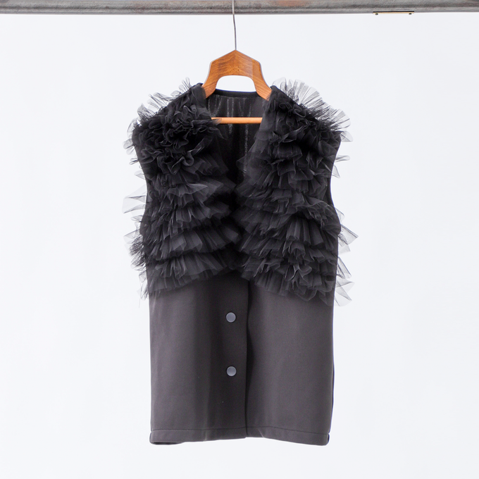 TOBOGGAN<br> トボガン<br>tulle tulle V-neck vest