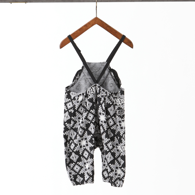 eLfinFolk エルフィンフォルク<br>Eight Star Jaquard Rompers<br>elf-232J13