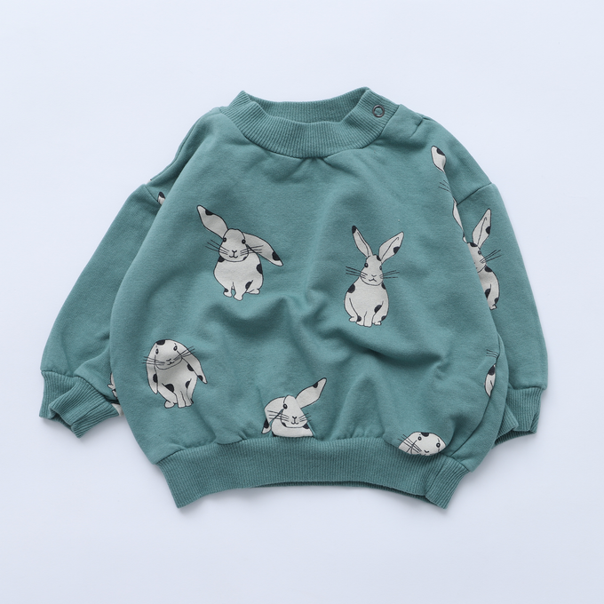 〈残り6-12monthのみ〉lotie kids<br>W22-76BB-85<br>Baby Sweatshirts ベビー総柄スウェット