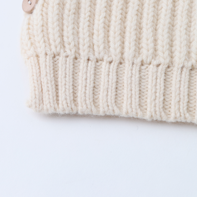 1 + in the family<br>ワンモア イン ザ ファミリー<br>Highneck vest ハイネックベスト エクリュ