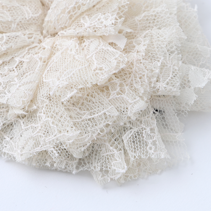 achico hiroshima<br>head dress