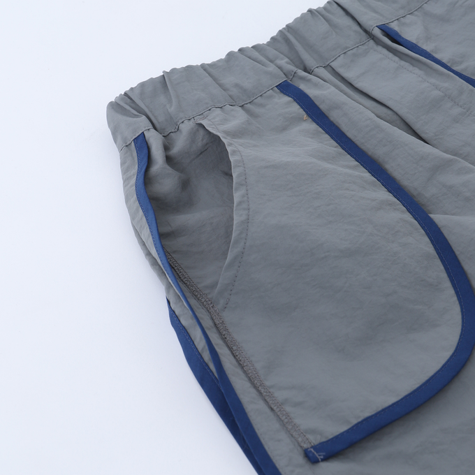 〈残り105cmのみ〉NUNUFORME ヌヌフォルム<br>49-nf19-667-182<br>サイドパイピングストレートパンツ