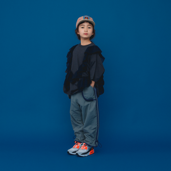 〈残り105cmのみ〉NUNUFORME ヌヌフォルム<br>49-nf19-667-182<br>サイドパイピングストレートパンツ