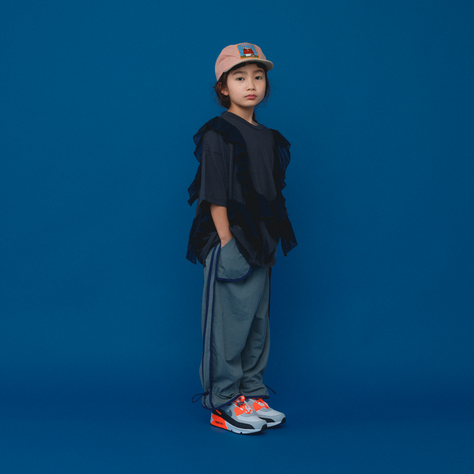 〈残り105cmのみ〉NUNUFORME ヌヌフォルム<br>49-nf19-667-182<br>サイドパイピングストレートパンツ