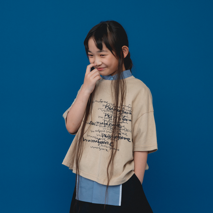 〈残り95cmのみ〉NUNUFORME ヌヌフォルム<br>55-nf19-923-505<br>手書きロゴT