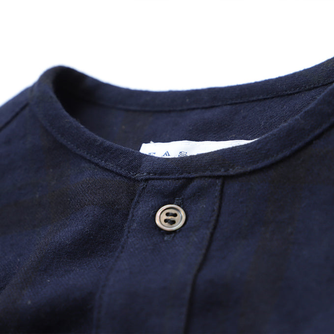 EAST END HIGHLANDERS <br>Collarless Shirt<br>カラーレスシャツ