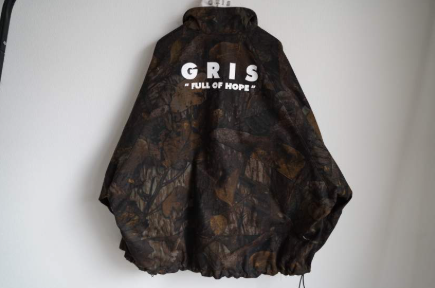 GRIS<br>グ<br>Zip-up Blouzon<br>GR26AW-JK003