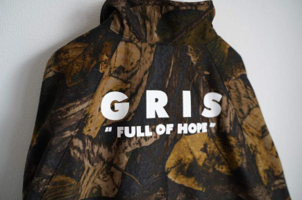GRIS<br>グ<br>Zip-up Blouzon<br>GR26AW-JK003