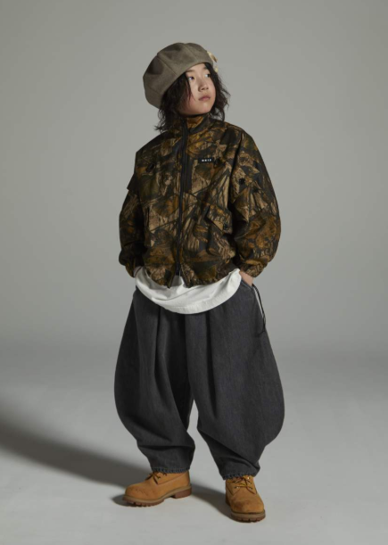 GRIS<br>グ<br>Zip-up Blouzon<br>GR26AW-JK003
