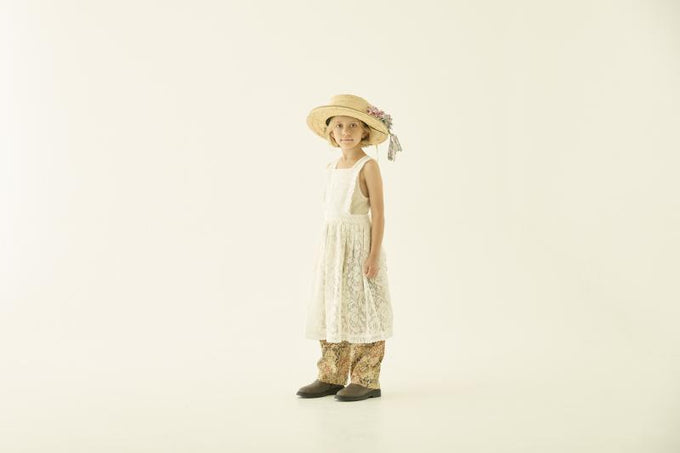 eLfinFolk エルフィンフォルク<br>【27ssご予約】<br>Flora Lace Pinafore Dress<br>44_elf-271F43