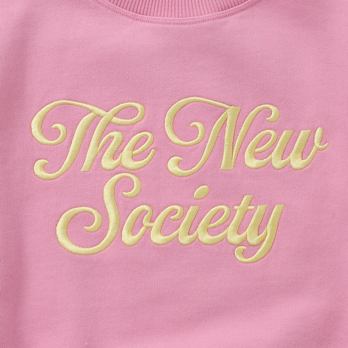 The New Society<br>ザニューソサエティー<br>刺繍ロゴスウェットW24KJYSW8S5