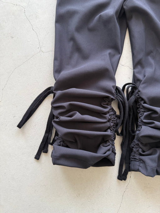 UNIONINI<br>ユニオニーニ<br>【27ssご予約】<br>gather slim pants<br>PT-134