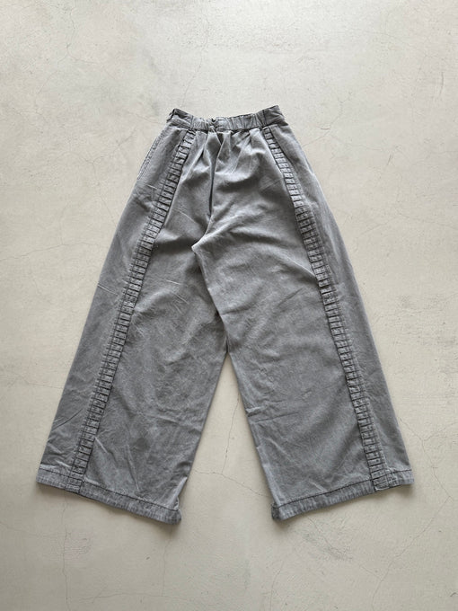 UNIONINI<br>ユニオニーニ<br>【27ssご予約】<br>tuck & frill big jeans<br>PT-138