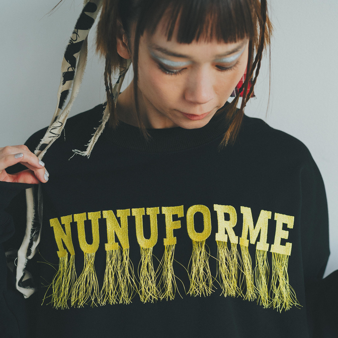 NUNUFORME<br> ヌヌフォルム<br>ロゴ刺繍トレーナー<br>nt22-007